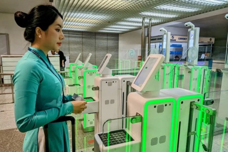 Cổng kiểm soát tự động có thay thế hoàn toàn quầy xuất nhập cảnh không