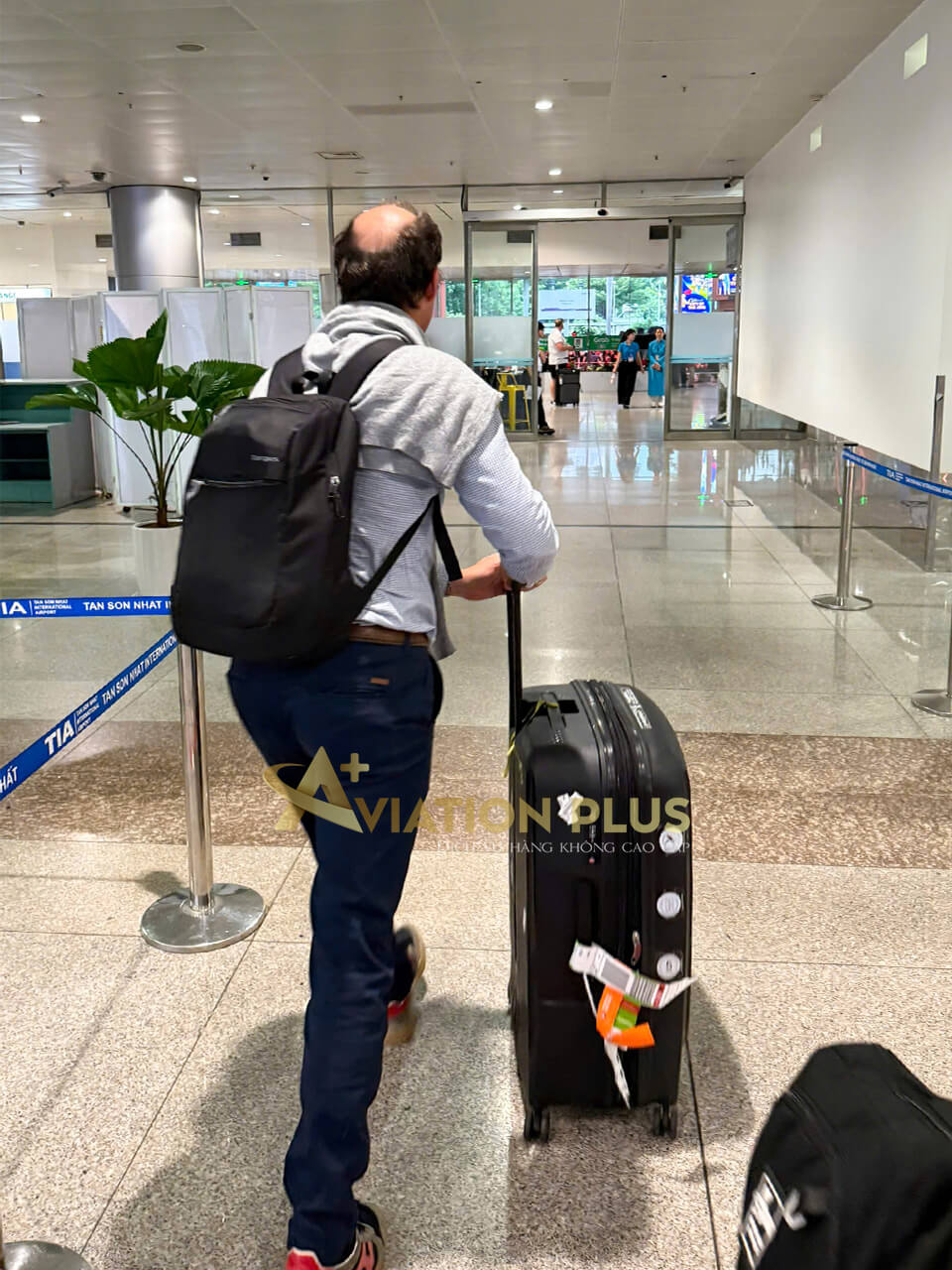 Khách hàng đến điểm hẹn với nhân viên fast track