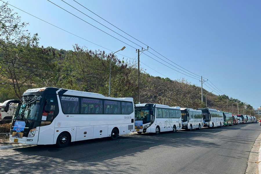 Dịch vụ xe 45 chỗ đưa đón sân bay Tần Sơn Nhất