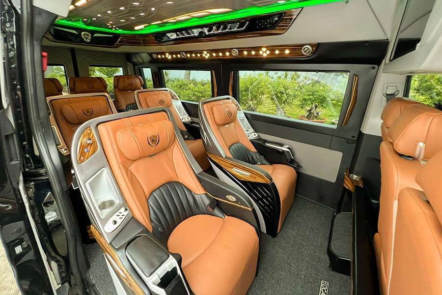 Xe đưa đón sân bay Limousine